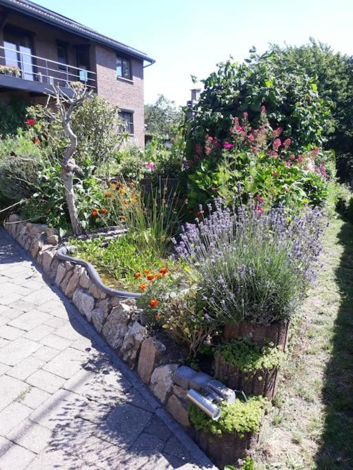 Studio Au Jardin Fleuri Verviers Exterior photo